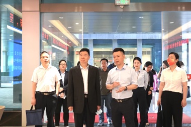 湖南省中小企業(yè)發(fā)展環(huán)境評估工作組一行蒞臨湖南財鑫集團考察調(diào)研