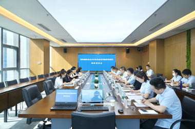 國家融資擔?；瘘h委委員、專職監(jiān)事何瓊一行蒞臨財鑫集團考察調(diào)研