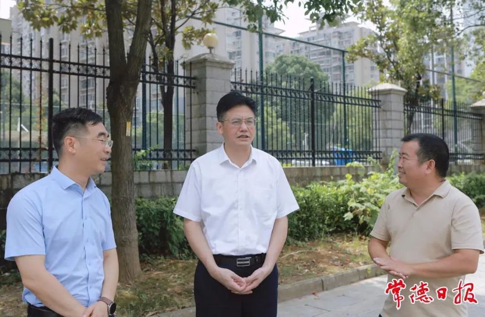 市委書記羅毅君調(diào)研金葉花園智慧停車場項(xiàng)目