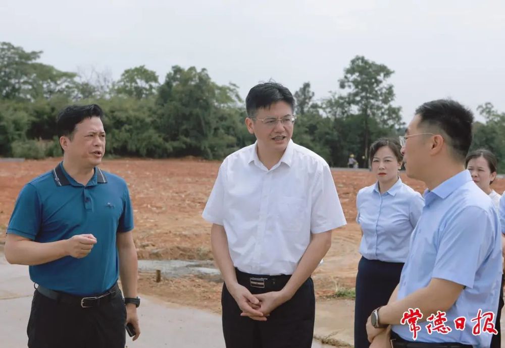 市委書記羅毅君在桃樹崗生活垃圾填埋場調(diào)研